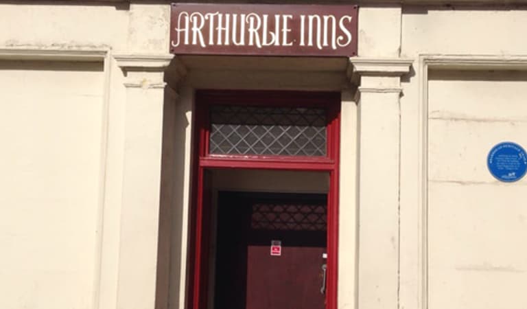 Arthurlieinns png